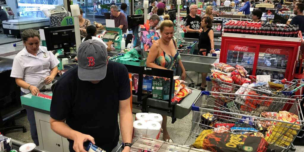 Empresas reduzem embalagens e qualidade para repassar custos