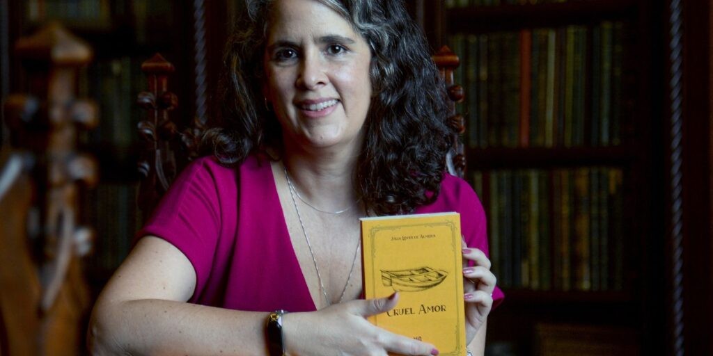 Mãe e filha criam editora para lançar autoras brasileiras