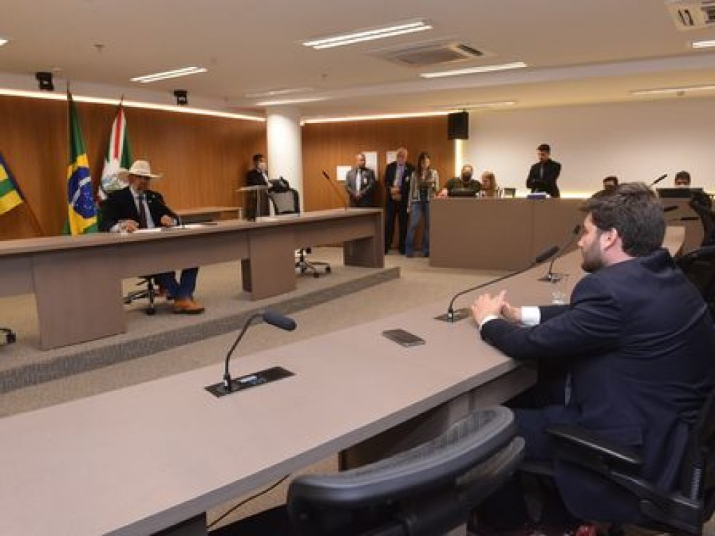 Em reunião extra, a CPI do Leite se reúne nesta terça-feira e aprova requerimento endereçado a laticínios