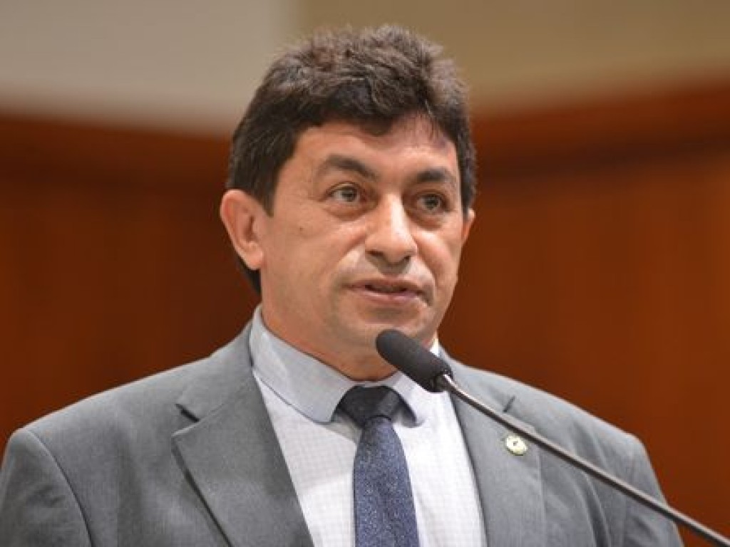 Deputado Chico KGL celebra sanção de projeto de lei que estimula a divulgação do segmento da moda em Goiás