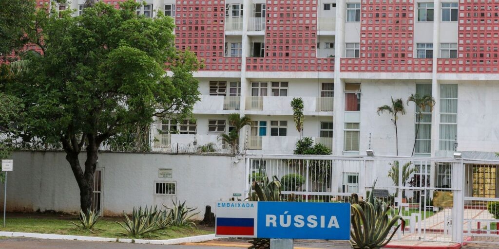 Ameaça de bomba na Embaixada da Rússia mobiliza forças de segurança