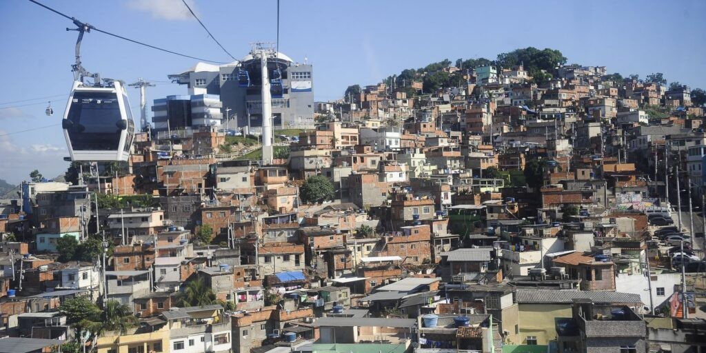 Teleférico do Alemão, no Rio, deve voltar a operar em julho de 2023