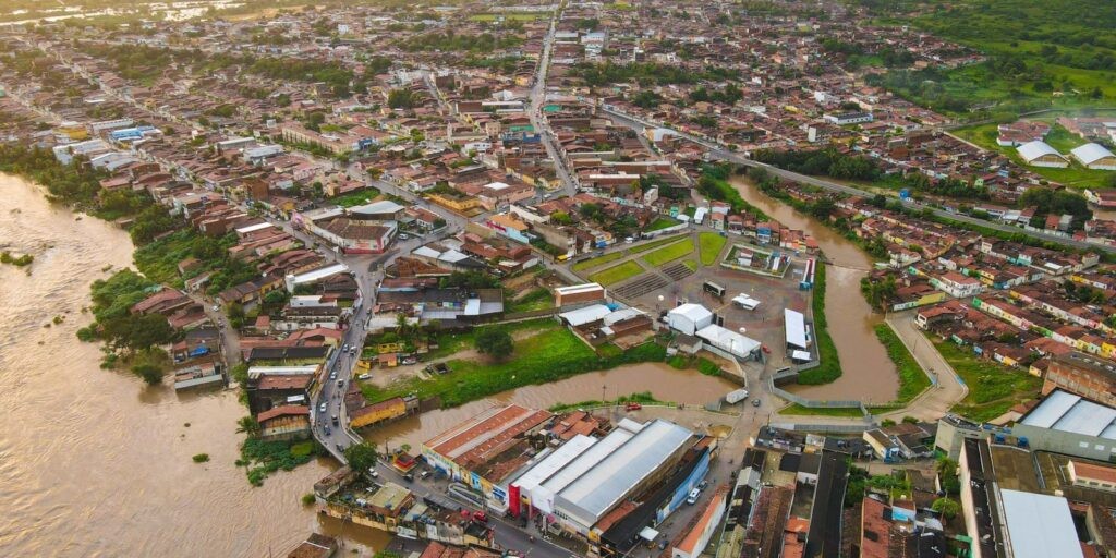 Chuvas deixam mais de 56 mil desabrigados e desalojados em Alagoas