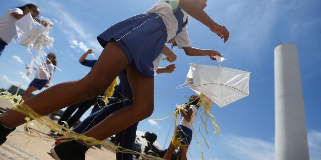 Risco de incidentes com pipas e balões em aeroportos cresce em julho