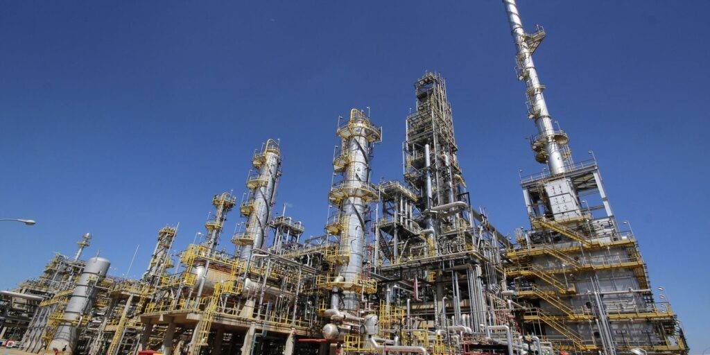 Petrobras reduz preço da gasolina em R$ 0,20 por litro nas refinarias