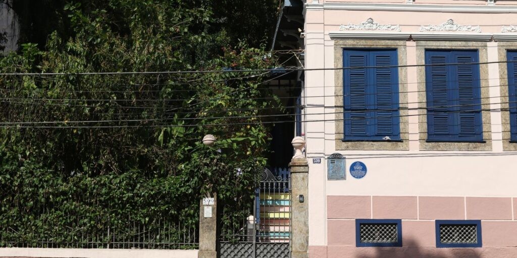 Rio inaugura mais duas placas em imóveis onde viveram membros da ABL