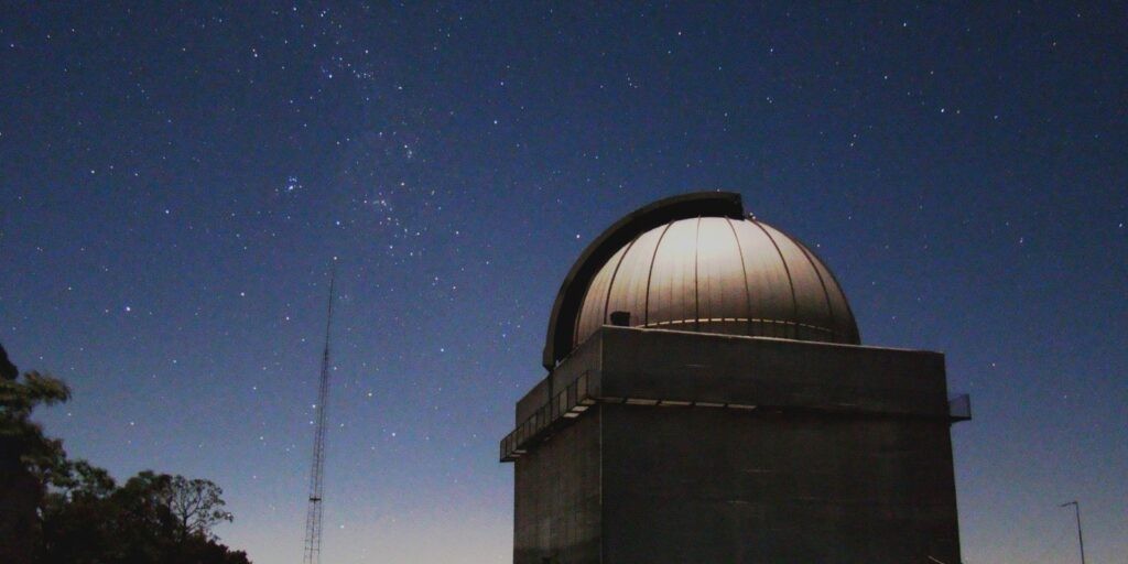 Observatório em Minas Gerais capta meteoro brilhante