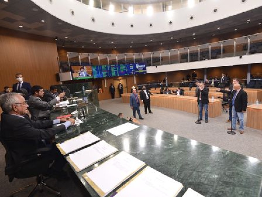 Matérias de parlamentares, do TCE e de Prefeitura na pauta