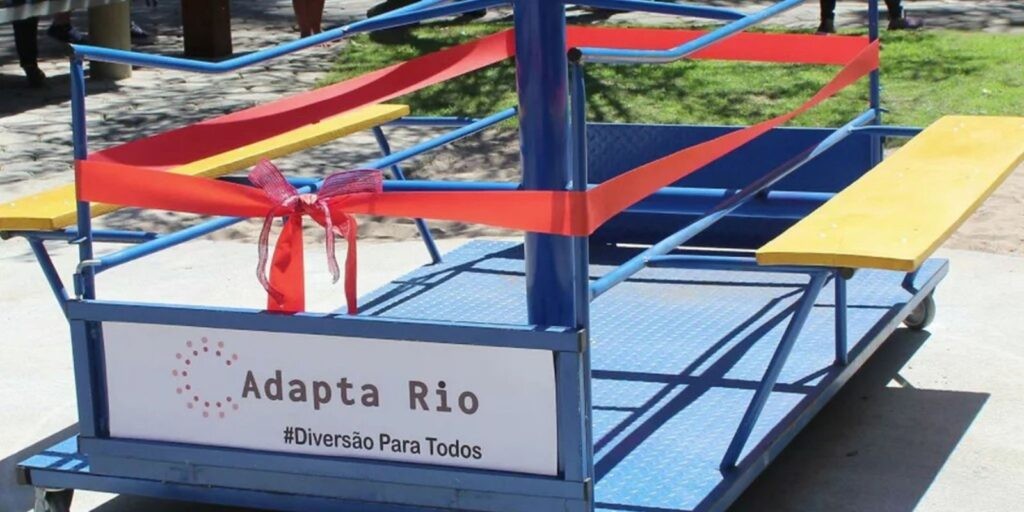 Rio inaugura mais uma praça adaptada para crianças com deficiências