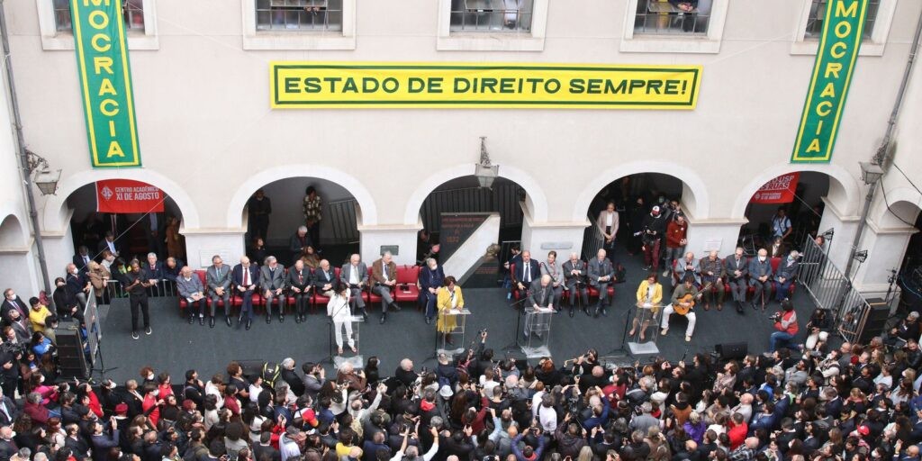 SP: ato pela democracia reúne intelectuais, empresários e políticos