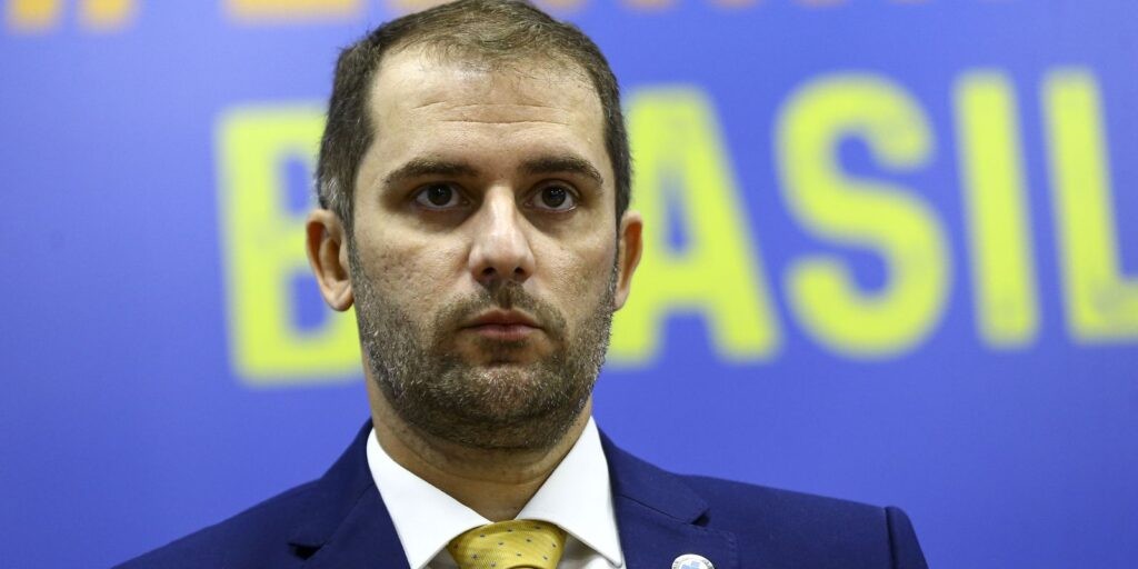 Novo diretor da Anvisa toma posse nesta sexta-feira