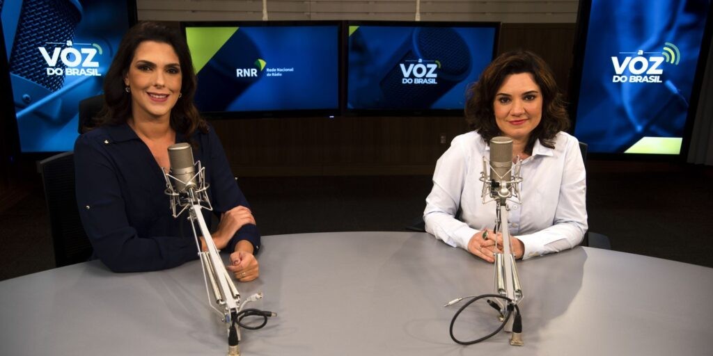 Com apresentação exclusivamente feminina, A Voz do Brasil faz história