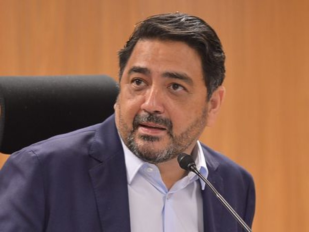 Deputado Talles Barreto e assessor sofreram acidente de carro na madrugada desta quinta-feira, 11, mas passam bem