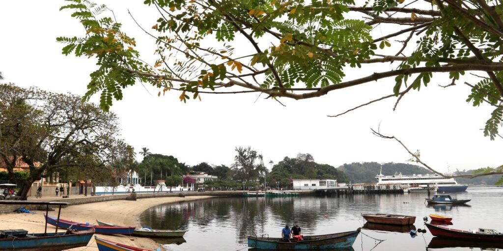 Rompimento na adutora compromete fornecimento de água em Paquetá