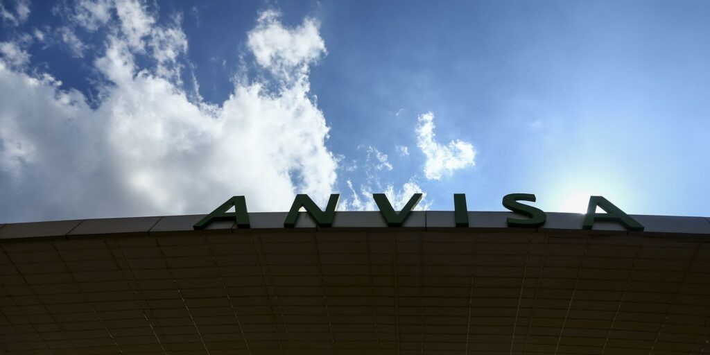 Anvisa alerta sobre golpistas que usam nome da agência