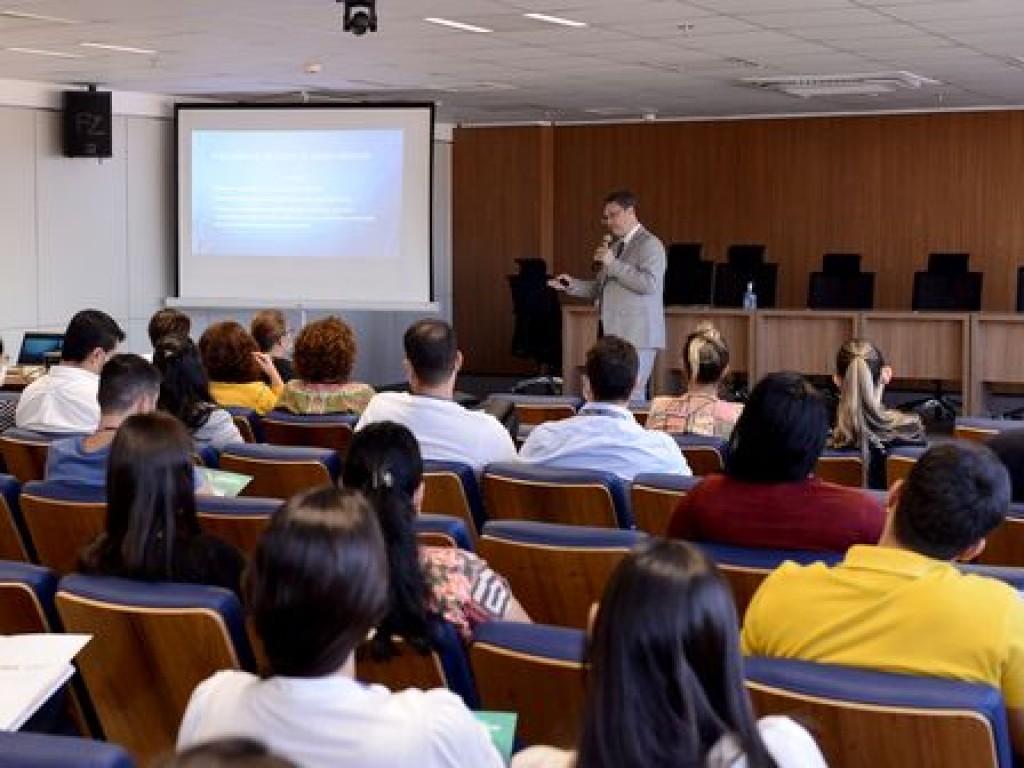 Seminário qualifica servidores na incorporação da Lei Geral de Proteção de Dados. Evento foi realizado na manhã desta 3ª-feira, 9