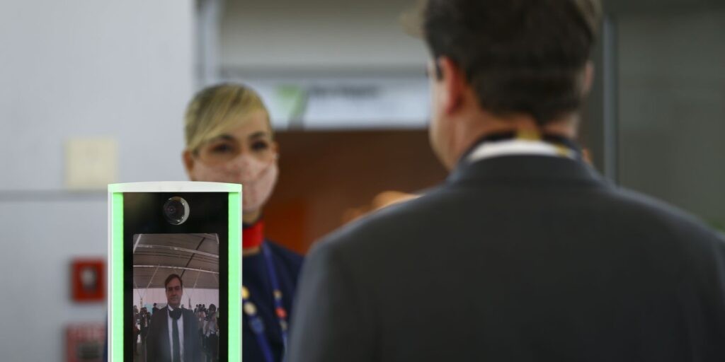 Ministro vistoria embarque por biometria em Congonhas