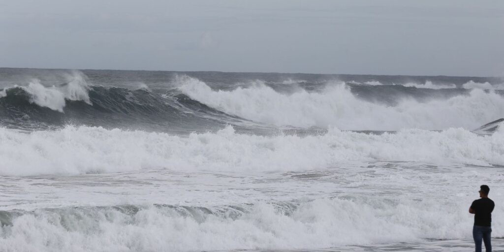 RJ: chegada de ciclone extratropical causa ventos fortes e estragos