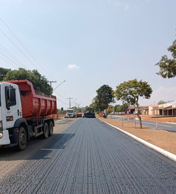 Prefeitura de Goiânia realiza obras de reconstrução asfáltica no Jardim Curitiba