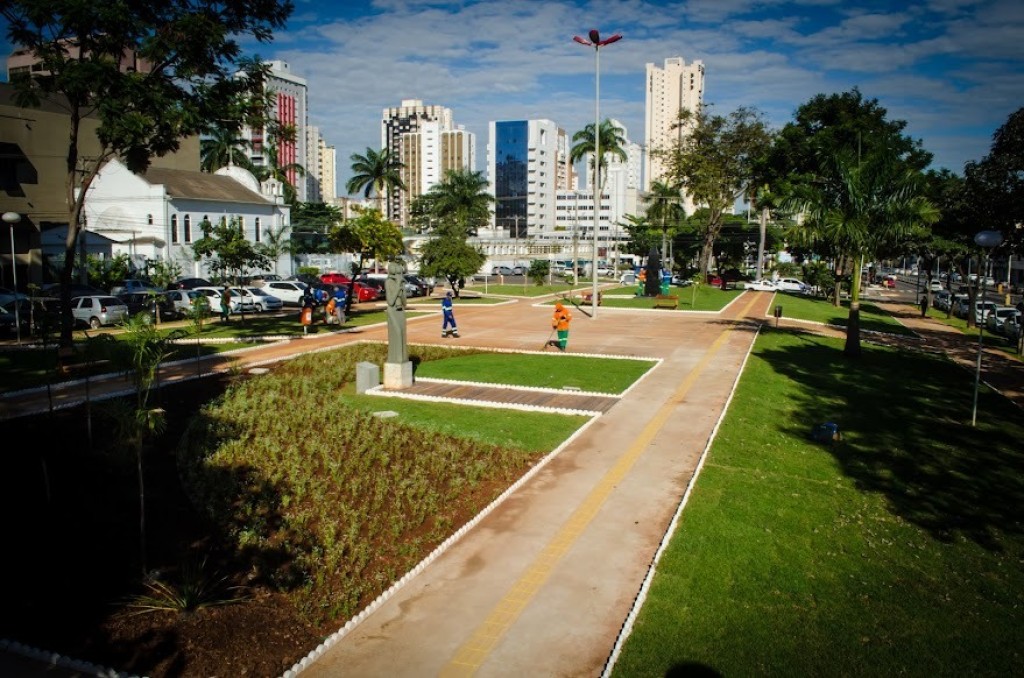 Prefeitura de Goiânia realiza urbanização, manutenção e limpeza em 46 praças, nesta quarta-feira (21/09)