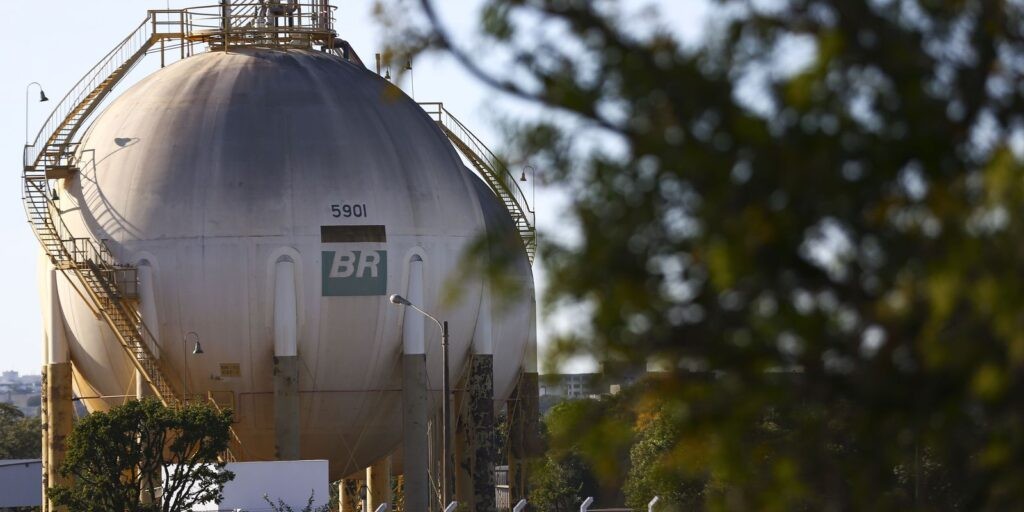 MPRJ e Polícia Civil investigam quadrilha de roubo de combustível