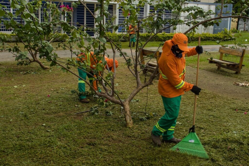 Prefeitura de Goiânia leva serviços de limpeza urbana a 30 bairros, nesta terça-feira (27/09)