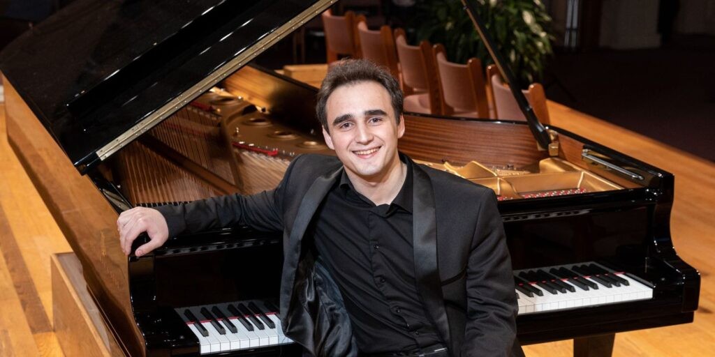 Pianista ucraniano Illia Ovcharenko, de 23 anos, se apresenta no Rio