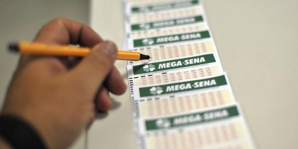 Ninguém acerta as 6 dezenas e Mega-Sena acumula novamente