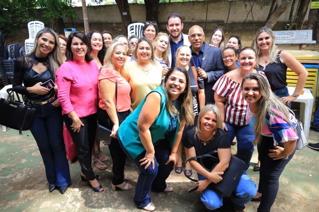 Rogério Cruz envia à Câmara Municipal projeto de lei que concede aumento de gratificação para diretores de escolas e Cmeis