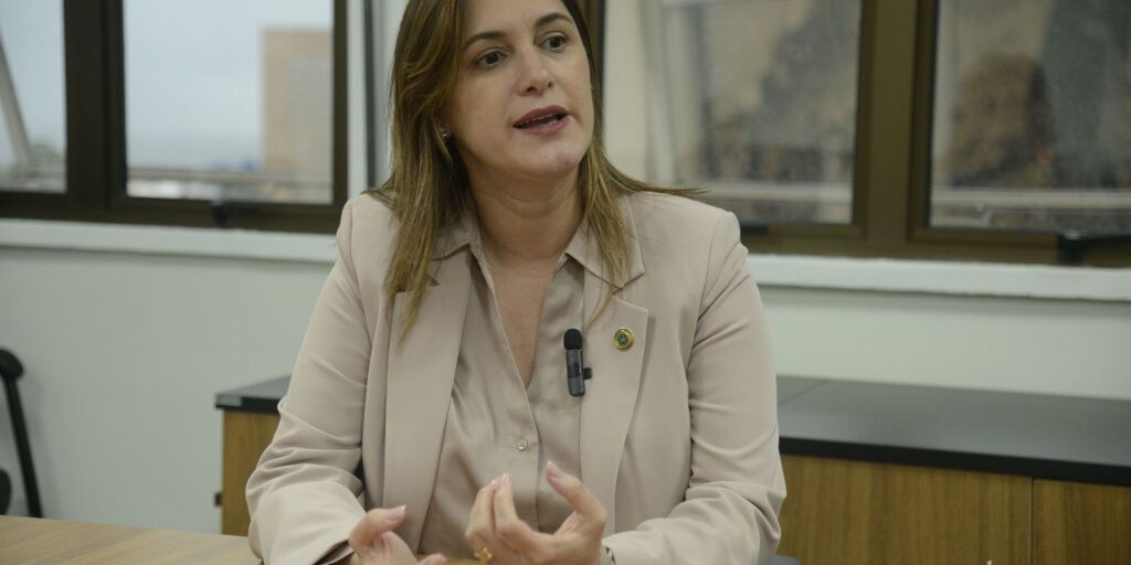 Acordo de cooperação quer ampliar alcance do programa Qualifica Mulher