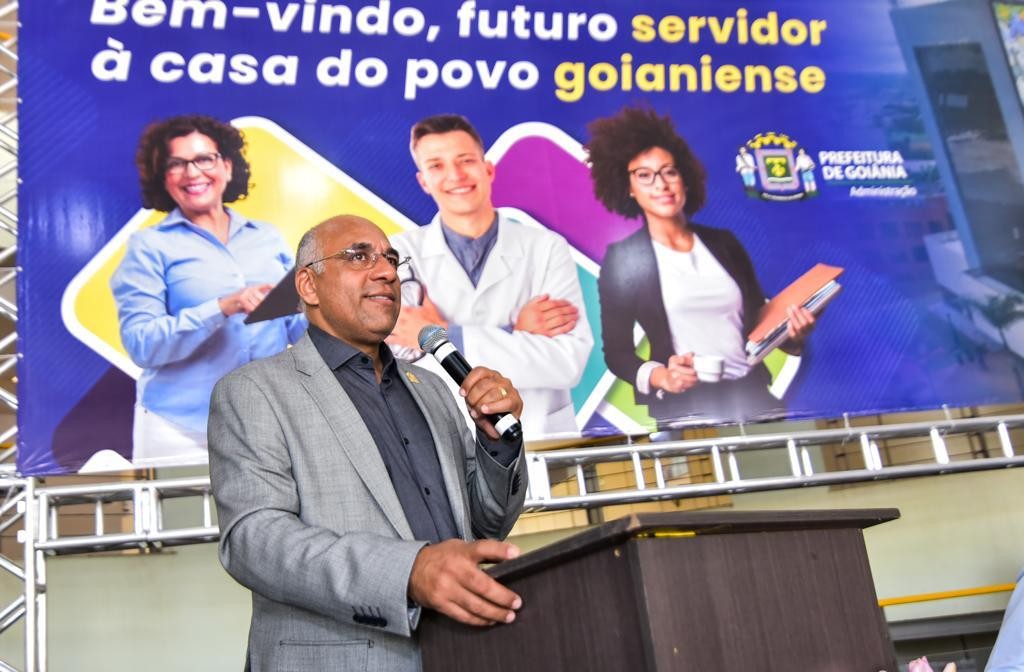 Rogério Cruz homologa concurso público da prefeitura e afirma aos aprovados: "Vocês farão parte de uma gestão que cuida do servidor, assim como da população"