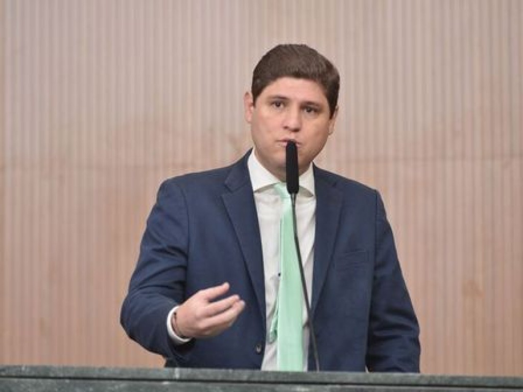 Lucas Calil propõe coleta de informações sobre violência doméstica sofrida por mães de alunos em idade escolar