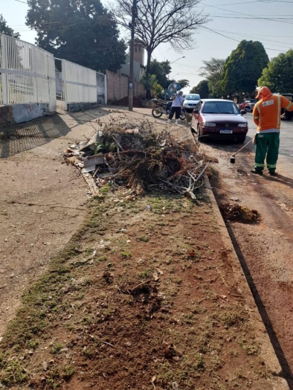 Após chuva forte, Prefeitura de Goiânia reforça limpeza de ruas e praças de 160 bairros, nesta sexta-feira (30/09)