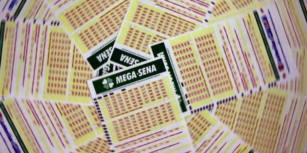 Nenhum apostador acerta Mega-Sena e prêmio acumula em R$ 17 milhões