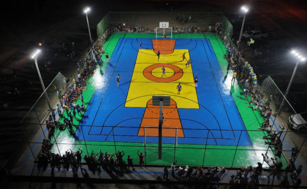 Governo do Tocantins entrega, em Lizarda, quadra poliesportiva do Programa de Fortalecimento da Economia e Geração de Emprego