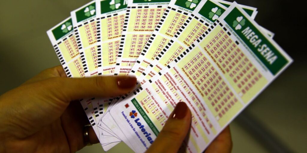 Mega-Sena acumulada deve pagar hoje prêmio de R$ 130 milhões
