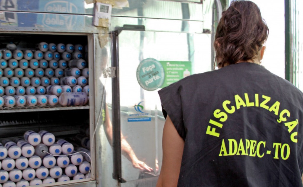 Adapec reúne revendas de vacina antiaftosa para alinhar estratégias da campanha