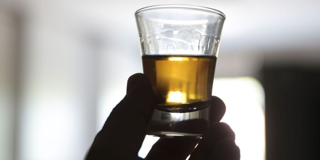 Cachaçarias começam recuperação pós-pandemia