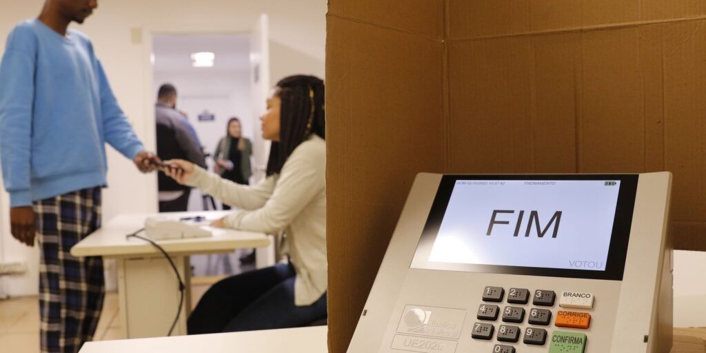 Cartórios distribuem 115 mil urnas eletrônicas em SP neste sábado