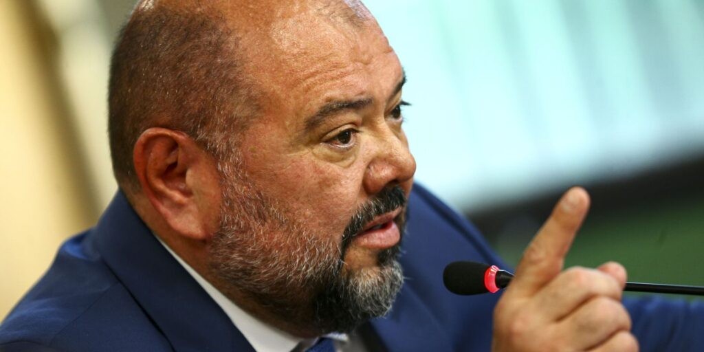 Ministro defende "crescimento sustentável" de previdência privada