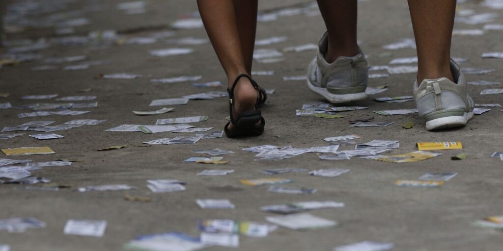 Eleições 2022: lixo recolhido nas ruas do Rio de Janeiro sobe 50%