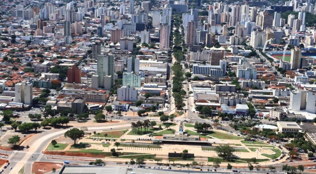 Prefeitura de Goiânia determina plantio de 26 mil mudas de árvores como compensação ambiental por obras do BRT