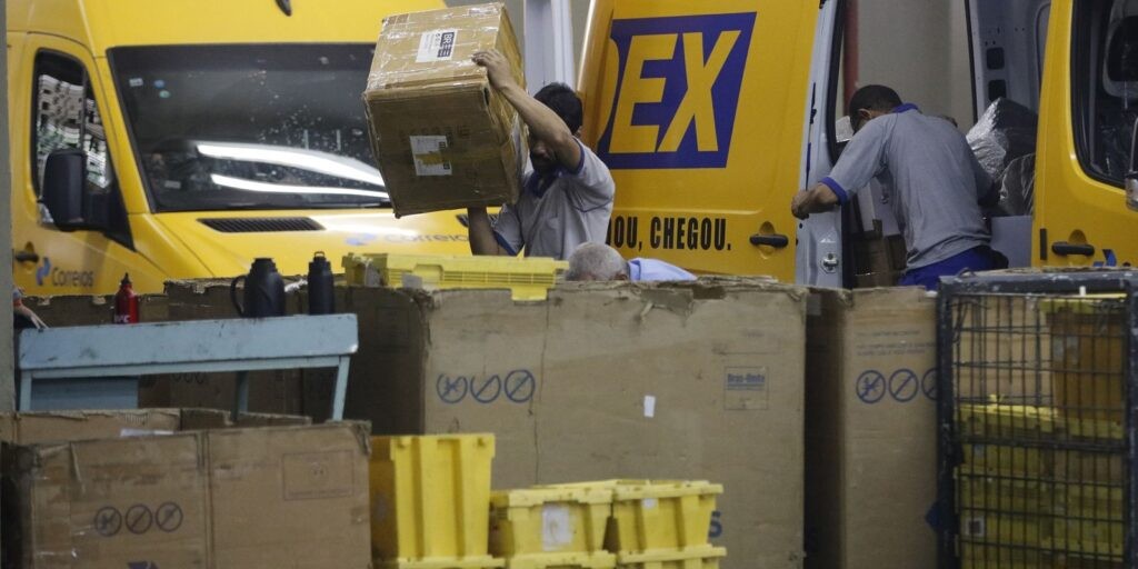 Correios realizam leilão de 41 mil itens que não puderam ser entregues