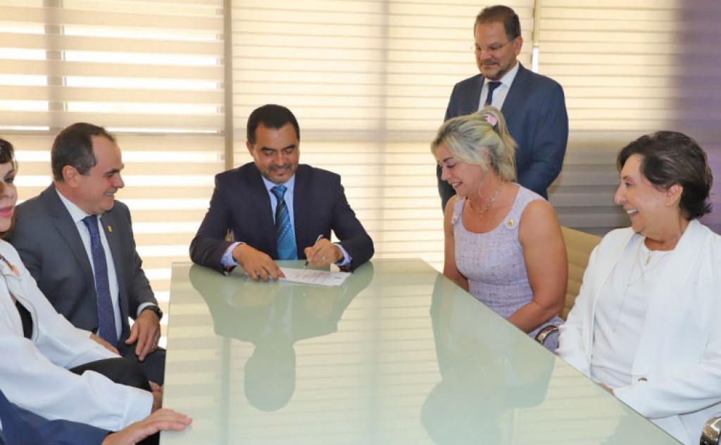 Governador Wanderlei Barbosa nomeia Estellamaris Postal como defensora pública-geral no Estado do Tocantins