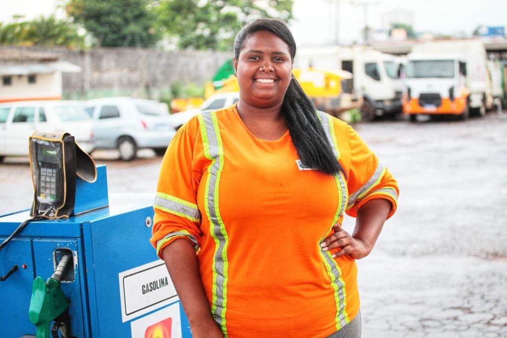 Na Semana da Consciência Negra, garis da Comurg destacam a importância da empatia