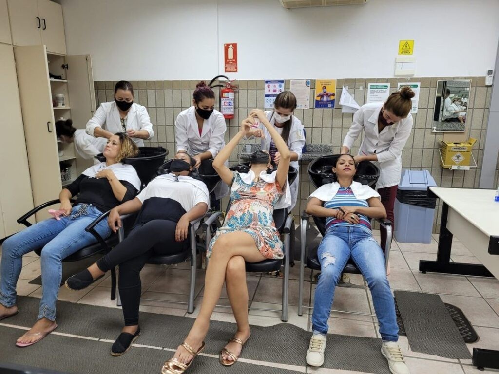 Prefeitura de Goiânia disponibiliza, nesta segunda-feira (07/11), inscrições para curso de aperfeiçoamento em corte de cabelo e escova