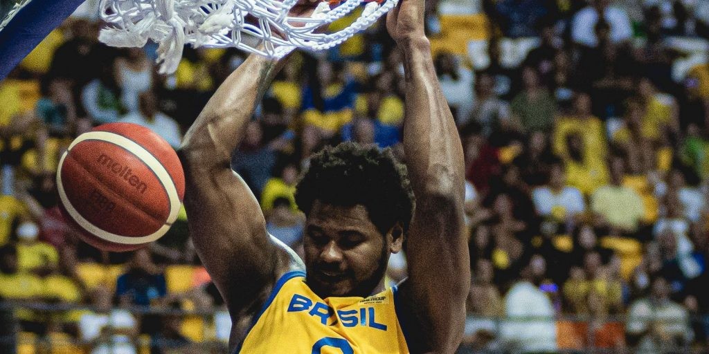 Câmara homenageia 100 anos do basquete brasileiro