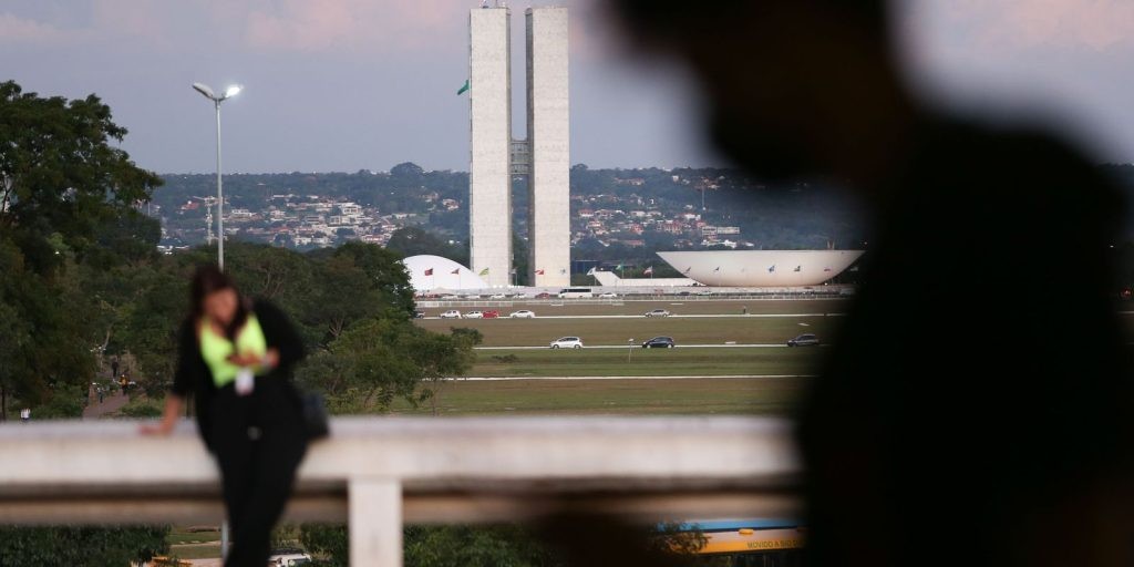 DF: comércio e serviços públicos tem horários alterados no feriado