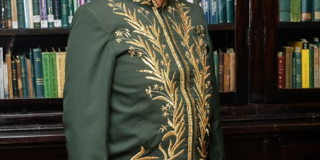 Jorge Caldeira toma posse na Academia Brasileira de Letras