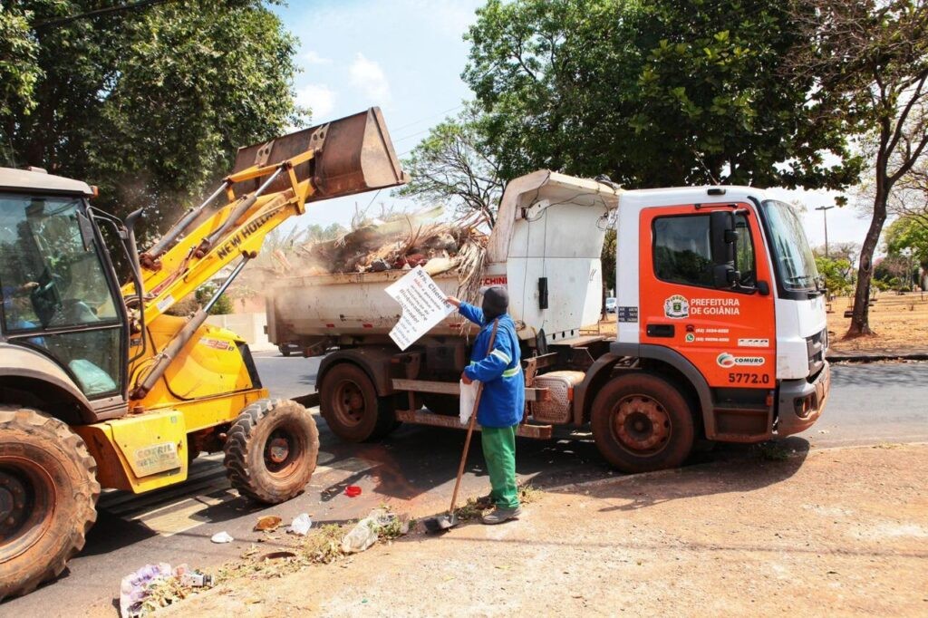Prefeitura de Goiânia realiza, nesta terça-feira (01/11), remoção de entulhos e árvores caídas na região Leste